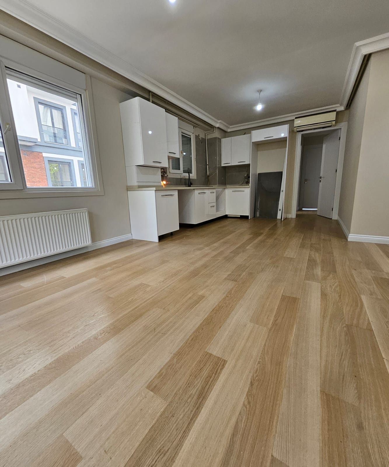 Suadiye Sahilde Yeni Prestijli Binada Giyinme Odalı Ferah 80M² 2+1 Boş
