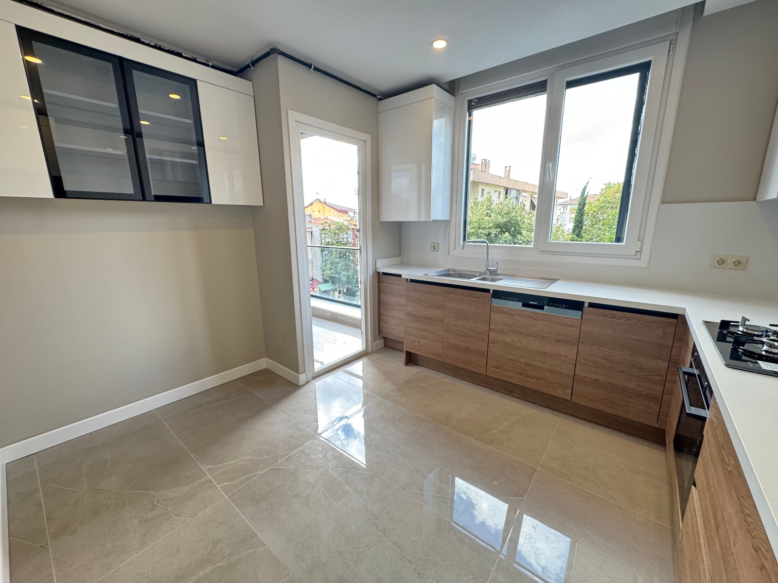 WhatsApp Image 2025-08-29 at 10.03.49 (2)