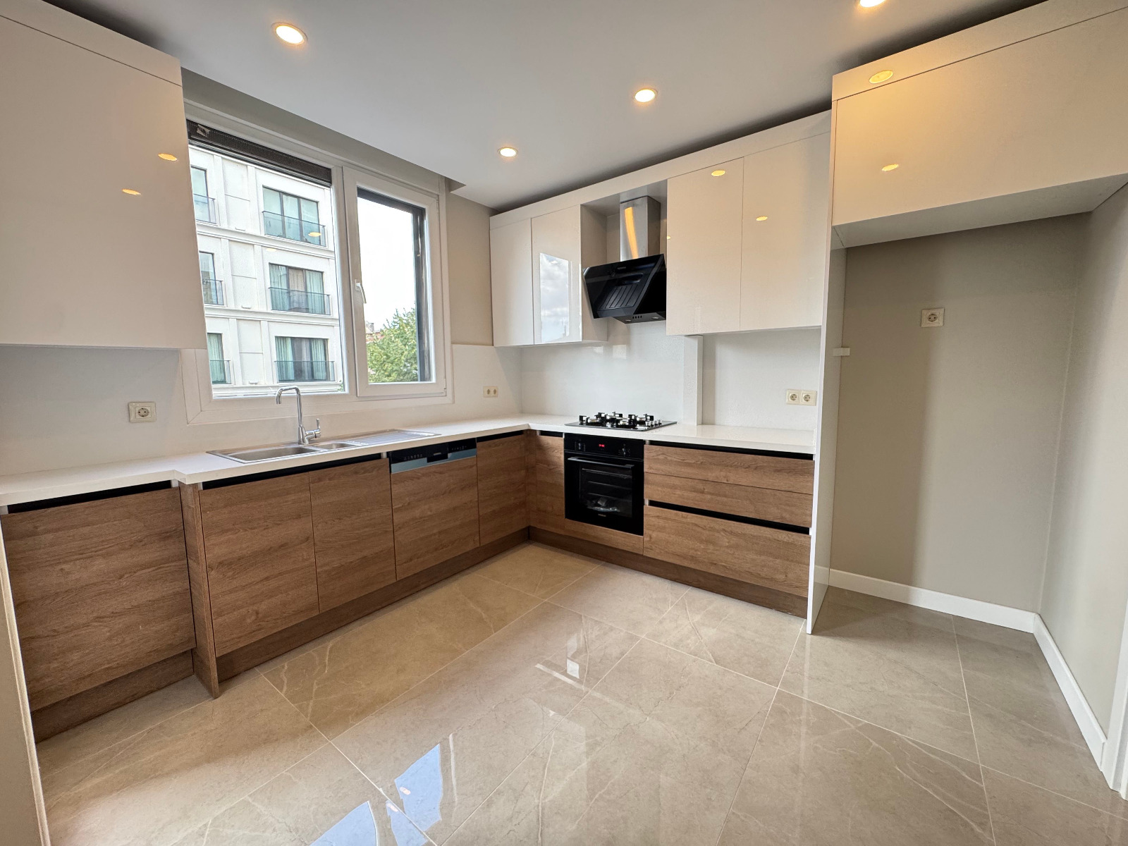 WhatsApp Image 2025-08-29 at 10.03.49