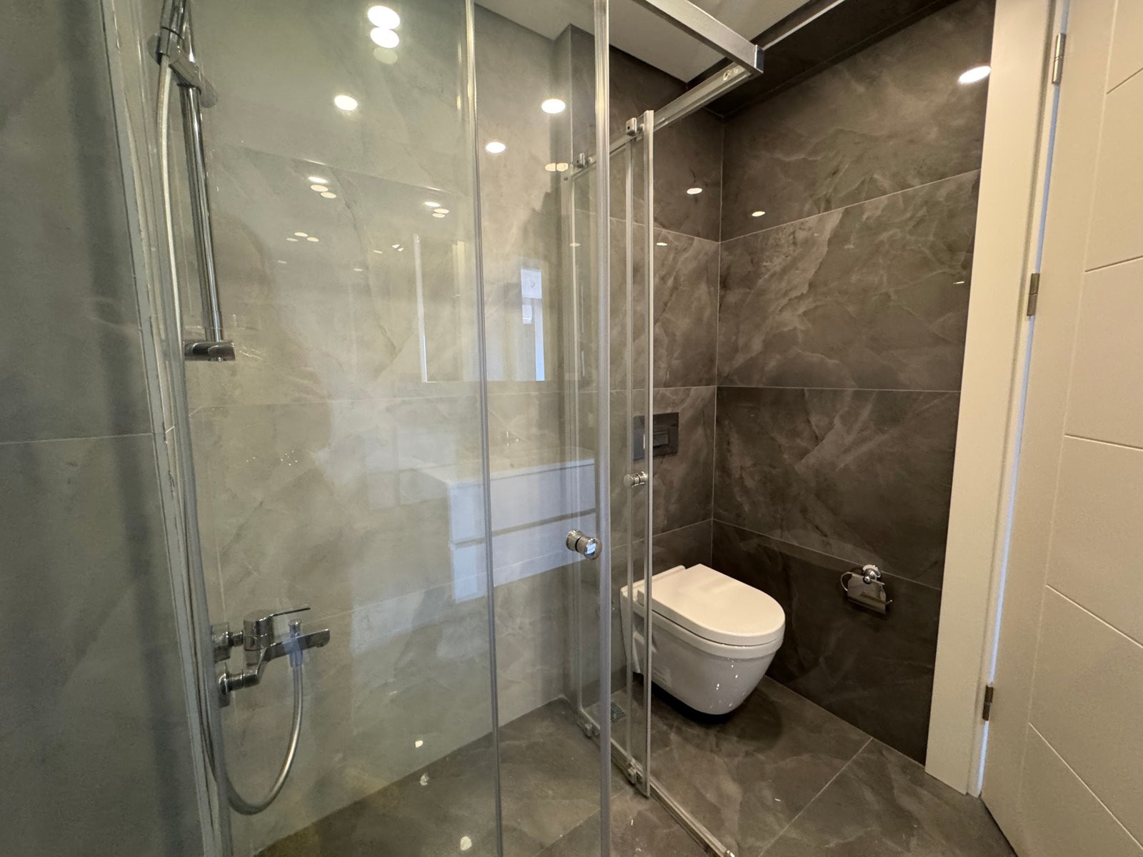 IMG_6329 Bostancıda 100 m2 Net Önü Açık Manzaralı 3+1 Satılık Daire