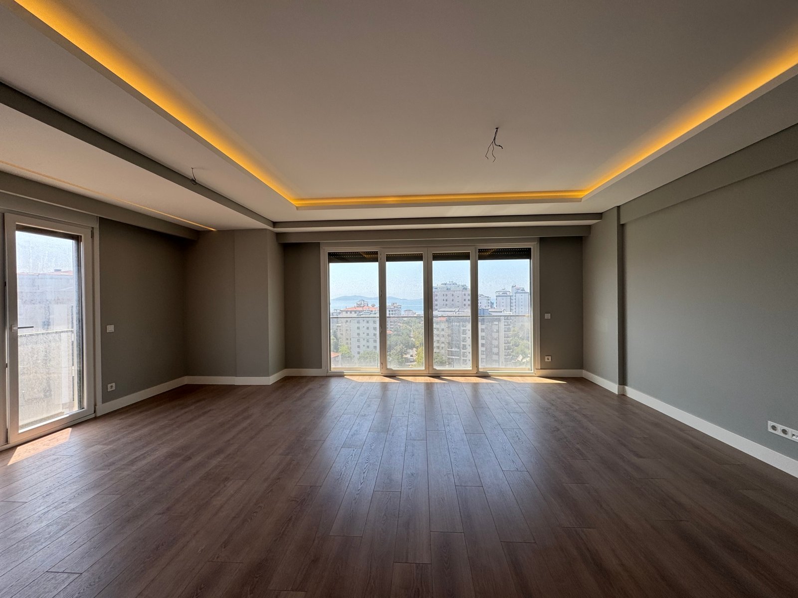 IMG_6339 Bostancıda 100 m2 Net Önü Açık Manzaralı 3+1 Satılık Daire