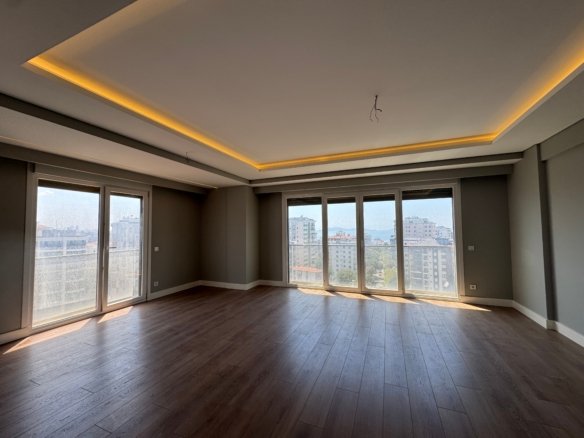 Bostancıda 100 m2 Net Önü Açık Manzaralı 3+1 Satılık Daire